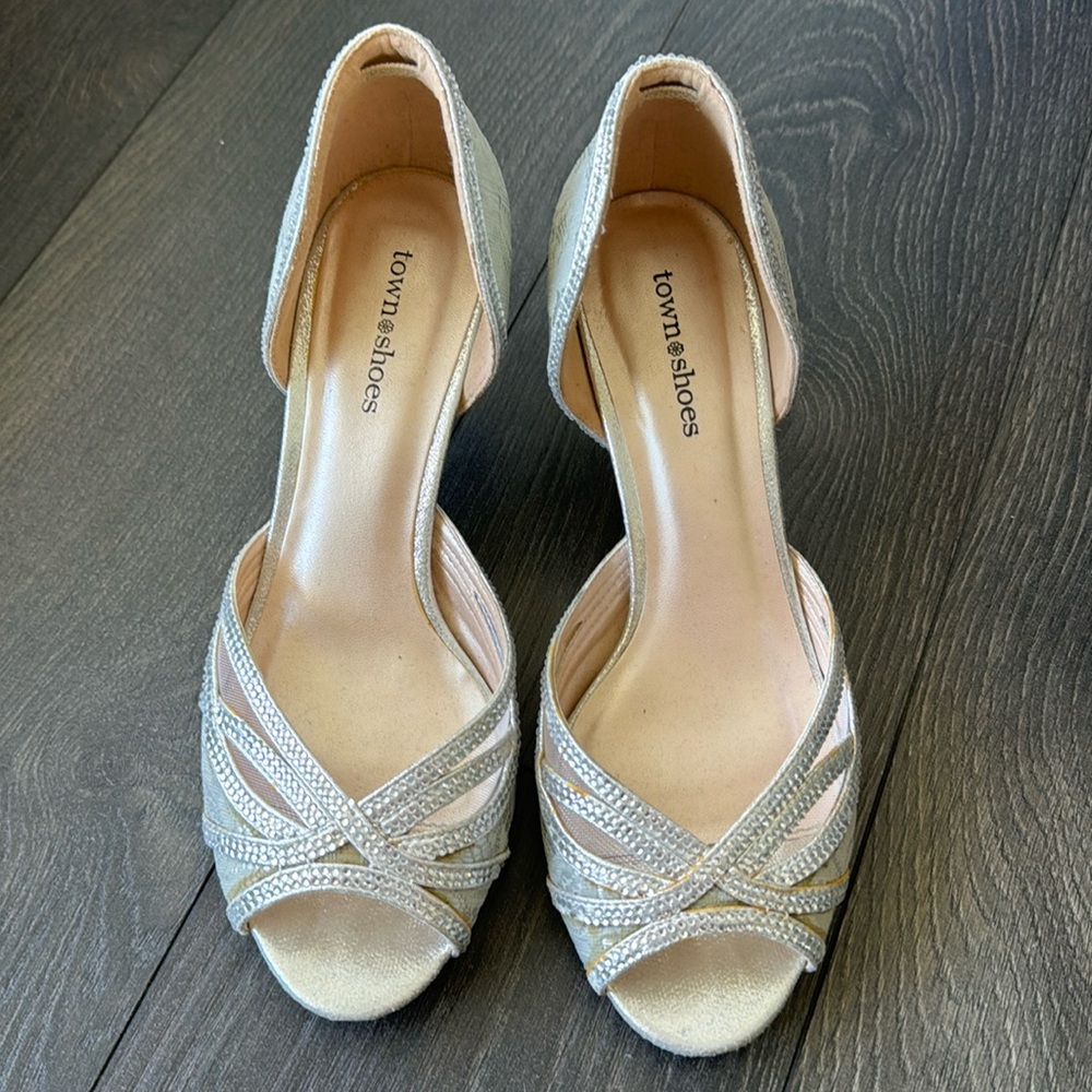 Town shoes silver size 37 woman. Wedding, bridesmaids or special occasion shoes